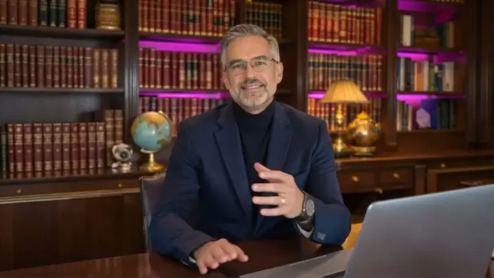 Prezentarea platformei Cursuri AI: dashboard, lecție cu profesor AI și quiz